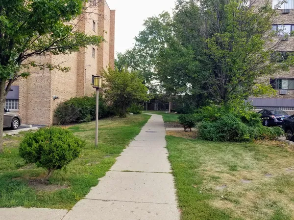 $2,050 | 5306 North Cumberland Avenue, Unit 507, Chicago, IL 60656