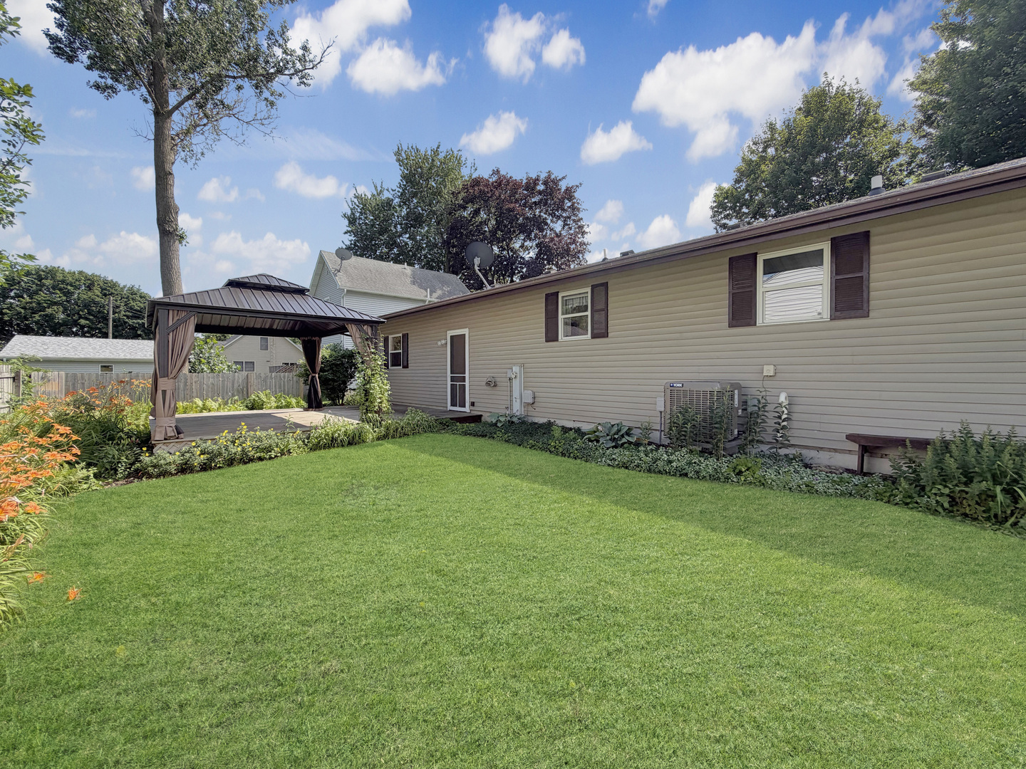 309 Maple Avenue Forreston, IL 61030 - Photo 2 of 27
