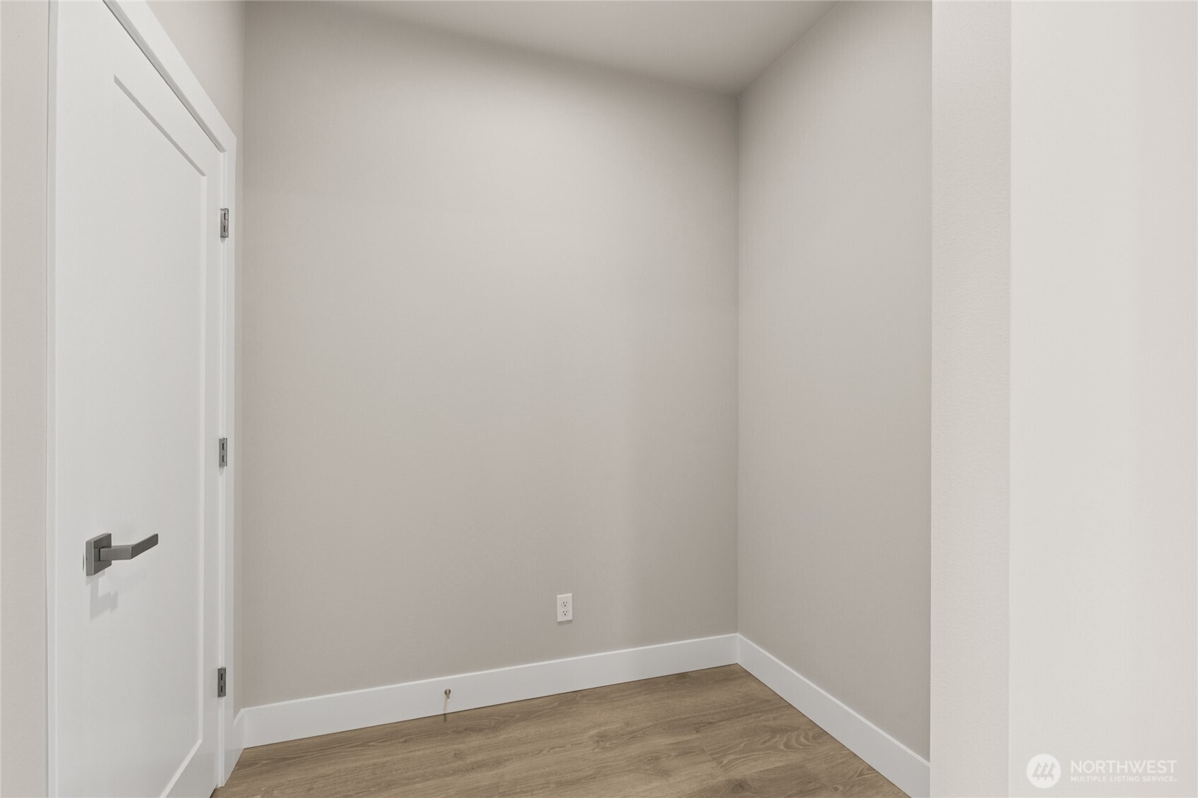 3406 165th Street Southeast Bothell, WA 98012 - Photo 3 of 31 Gallery Image 3