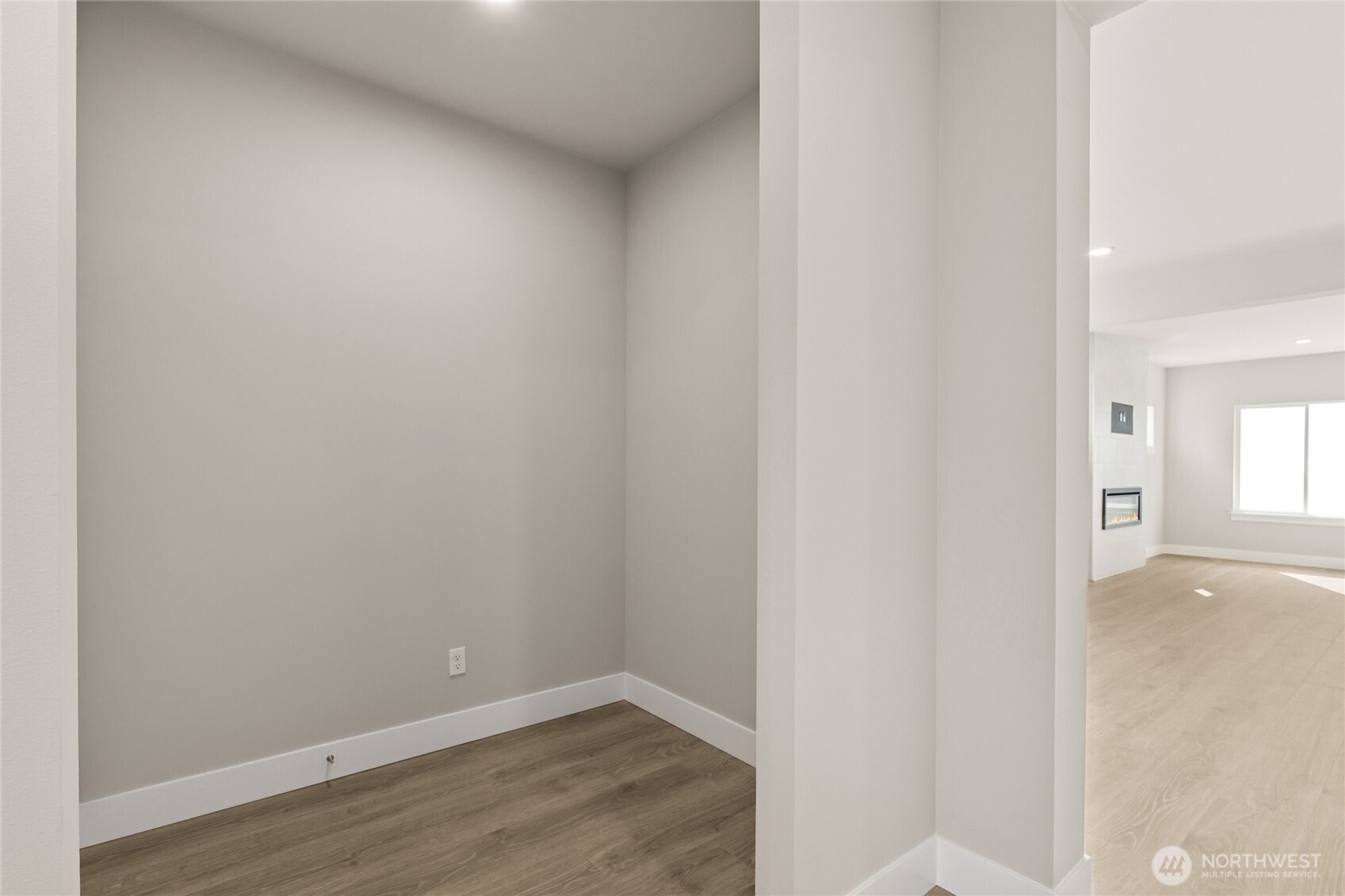3406 165th Street Southeast Bothell, WA 98012 - Photo 4 of 31 Gallery Image 4