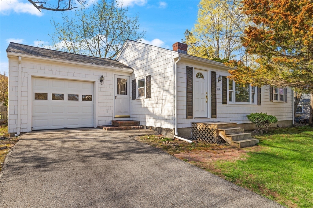 104 Homestead Circle Hamilton, MA 01982 - Photo 1 of 19 Gallery Image 1