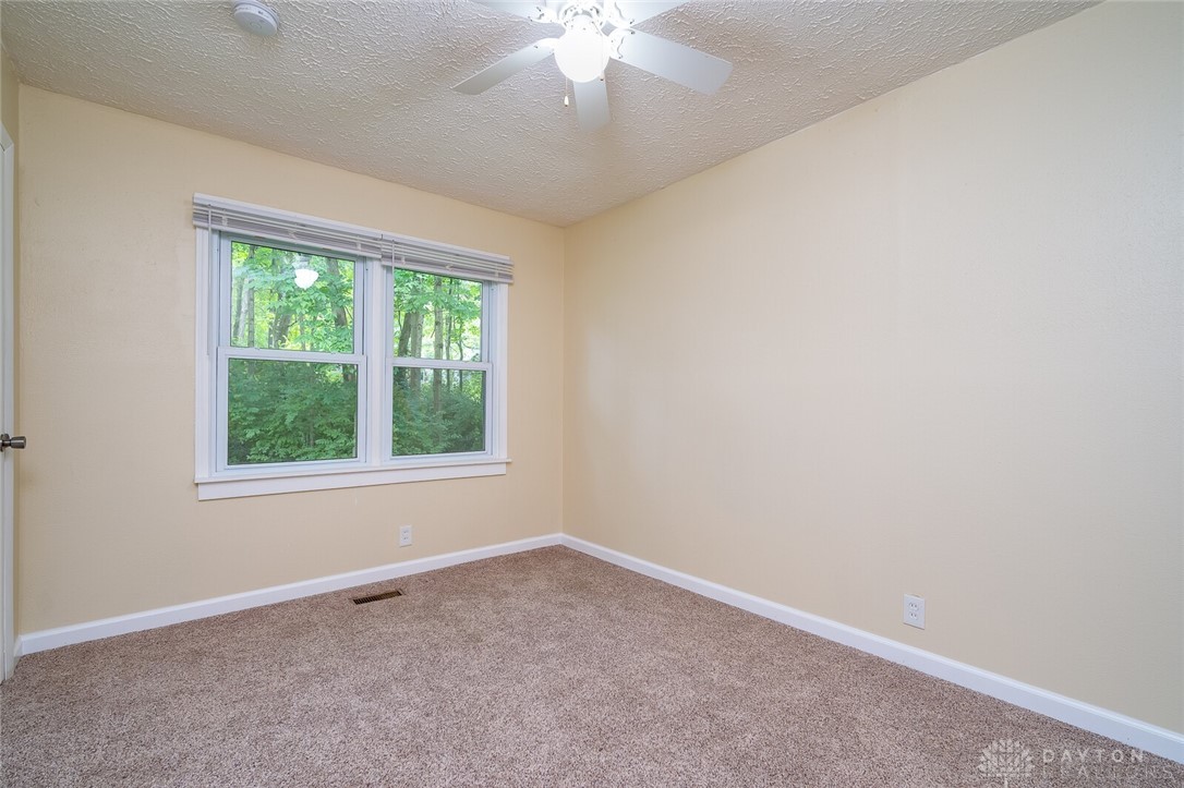 2883 Red Oak Road Dayton, OH 45432 - Photo 18 of 31 Gallery Image 18