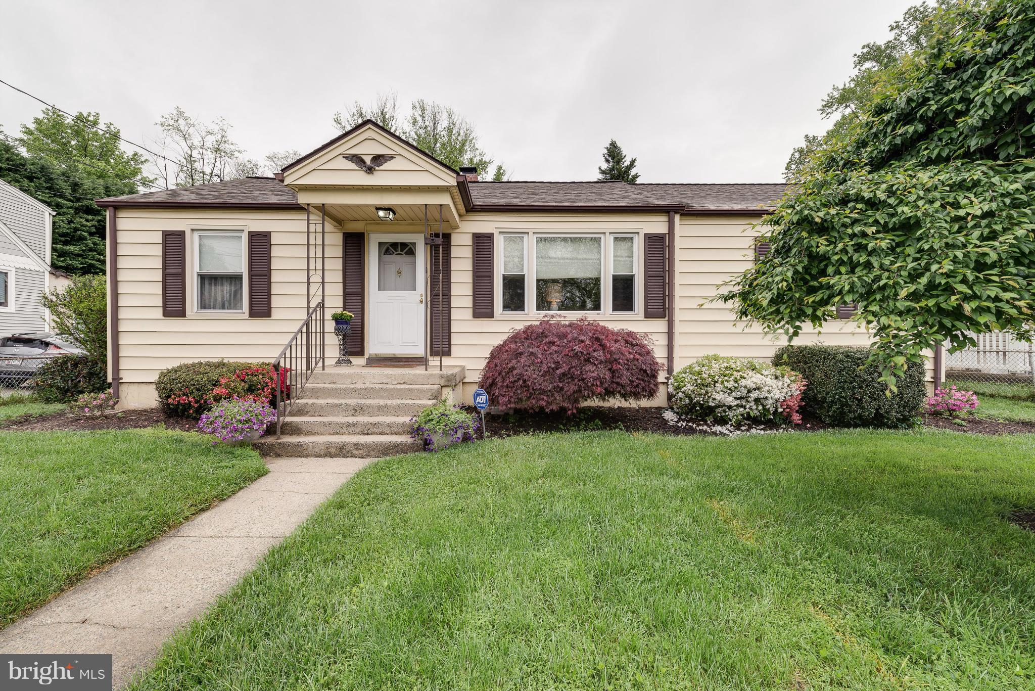 2709 Munson Street Silver Spring, MD 20902 - Photo 1 of 30 Sweet rambler with portico