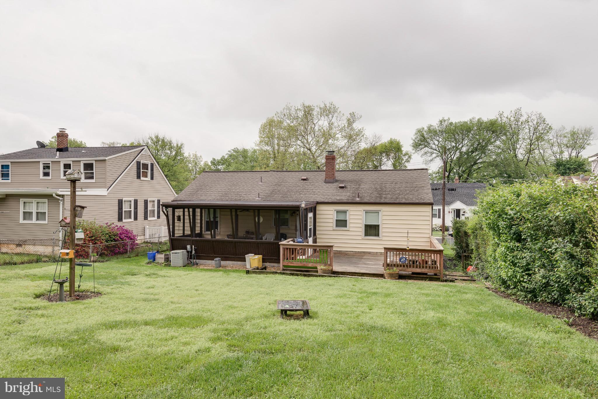 2709 Munson Street Silver Spring, MD 20902 - Photo 23 of 30 Exterior view, large yard