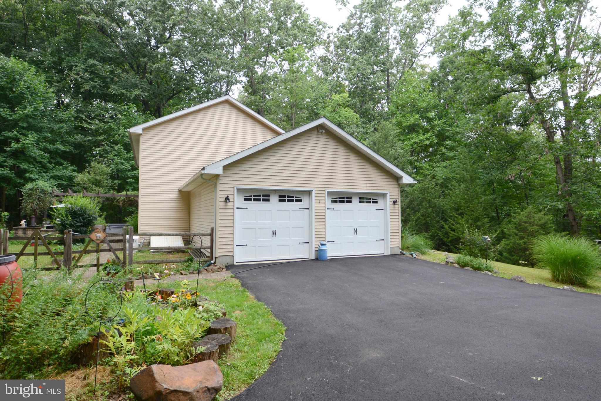 1608 Woodland Road Green Lane, PA 18054 - Photo 11 of 77 Gallery Image 11