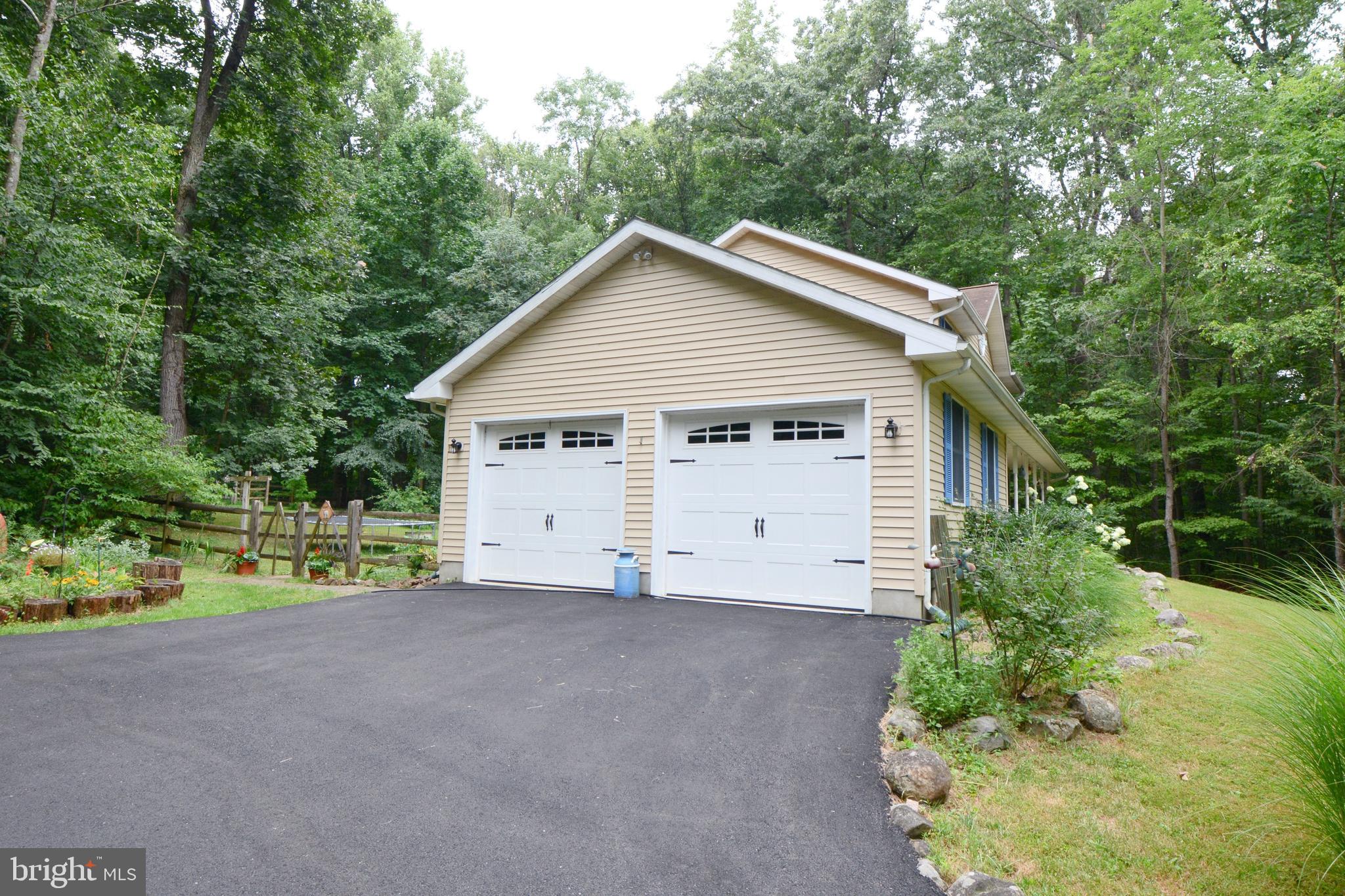 1608 Woodland Road Green Lane, PA 18054 - Photo 10 of 77 Gallery Image 10