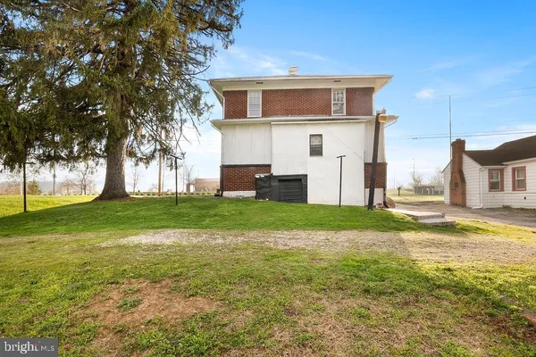 $200,000 | 1318 Carlisle Pike, Hanover, PA 17331
