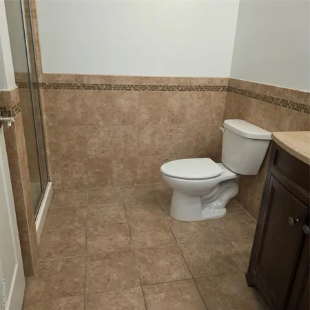 $3,000 | 3025 Sunrise Highway, Unit 15, Islip Terrace, NY 11752