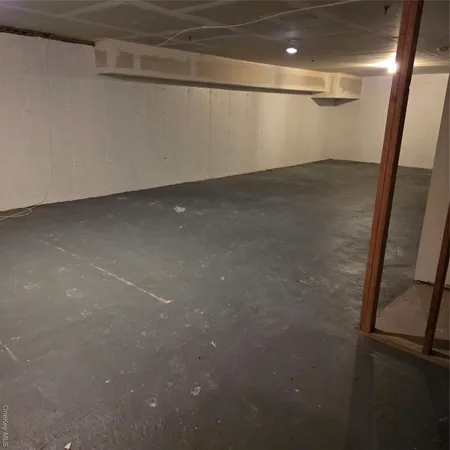 $3,000 | 3025 Sunrise Highway, Unit 15, Islip Terrace, NY 11752