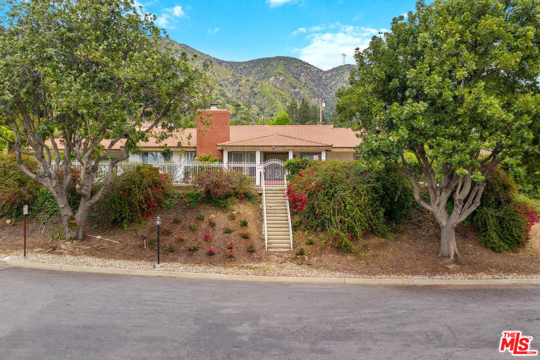 2257 Rim Road Duarte, CA 91010 - Photo 3 of 39