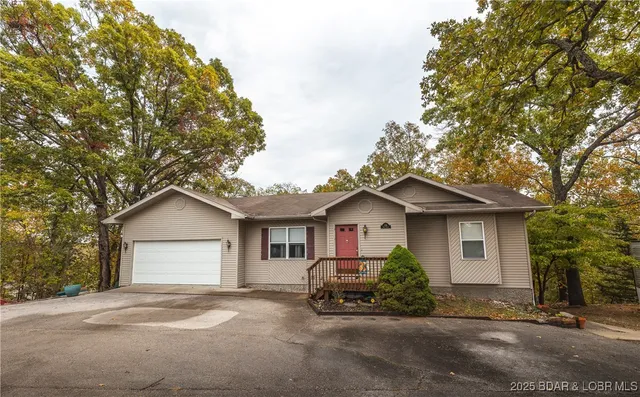 $999,000 | 126 Fish Haven Road, Lake Ozark, MO 65049