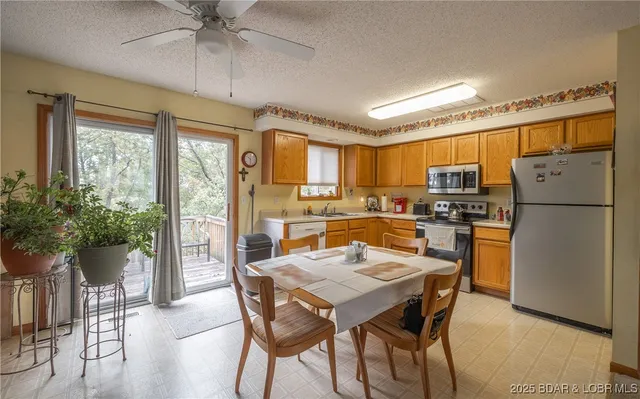 $999,000 | 126 Fish Haven Road, Lake Ozark, MO 65049