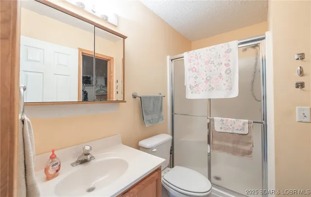 $999,000 | 126 Fish Haven Road, Lake Ozark, MO 65049