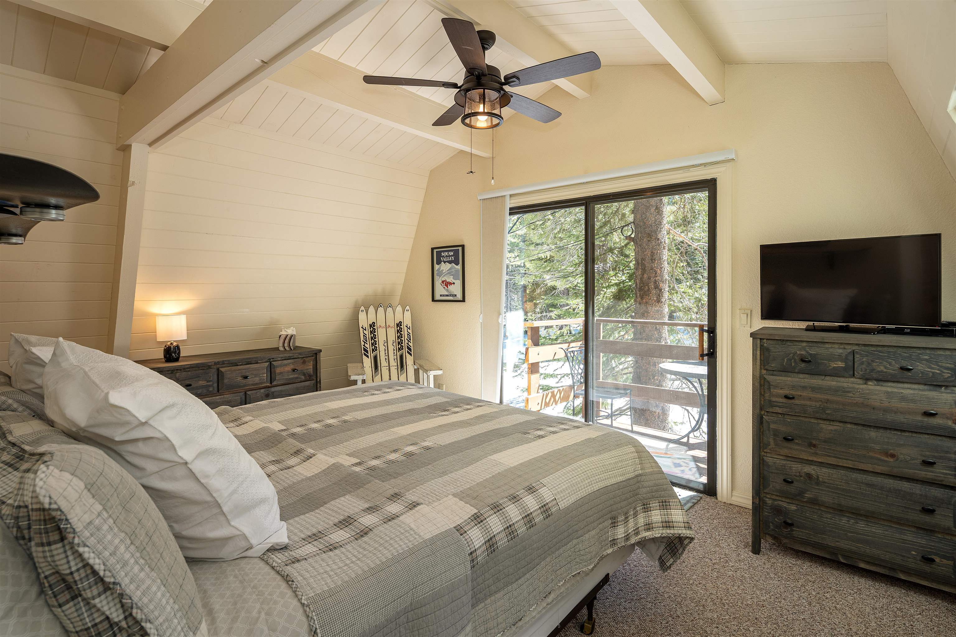 14338 Tyrol Road Truckee, CA 96161 - Photo 16 of 21 Gallery Image 16