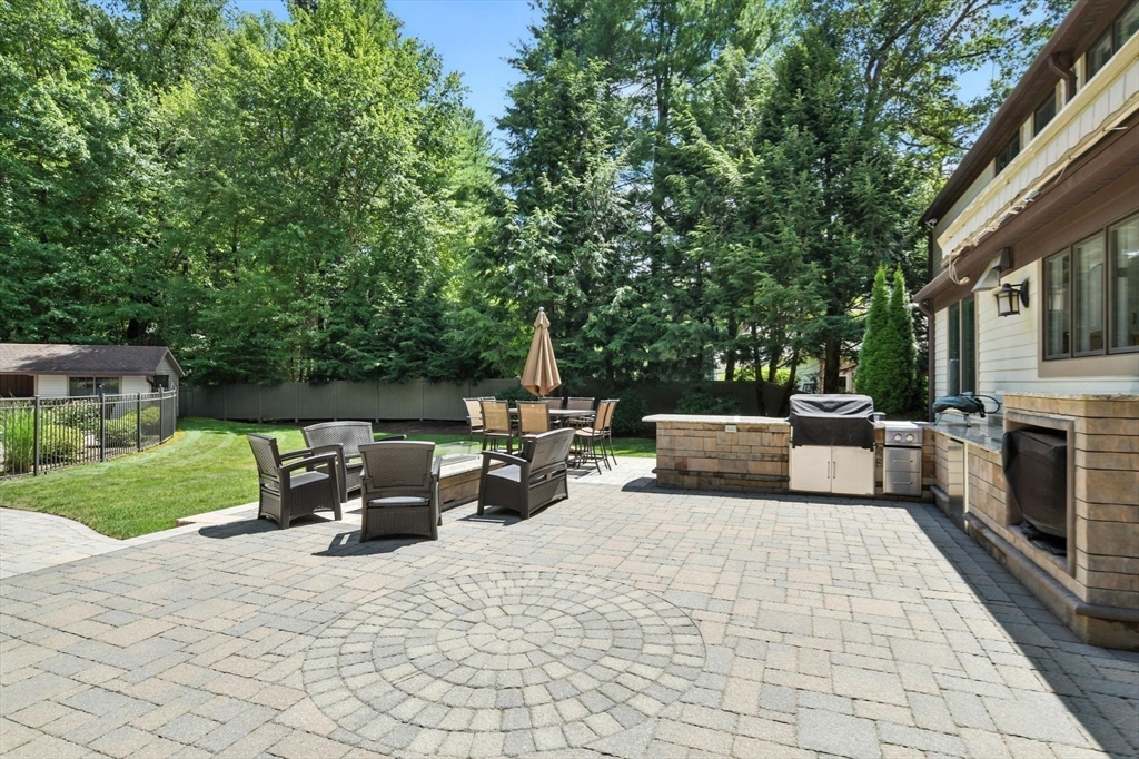 111 Ashford Road Longmeadow, MA 01106 - Photo 36 of 42