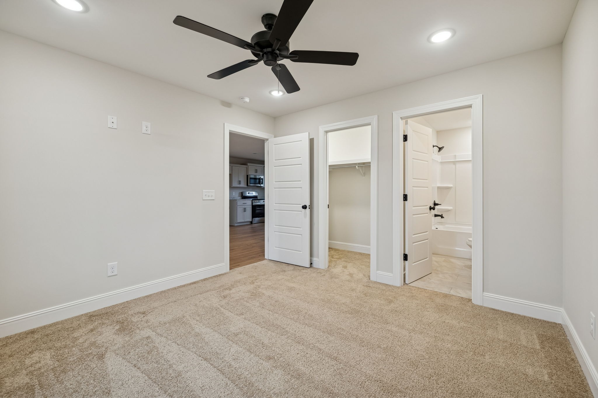 1057 Landing Lane Adams, TN 37010 - Photo 15 of 29
