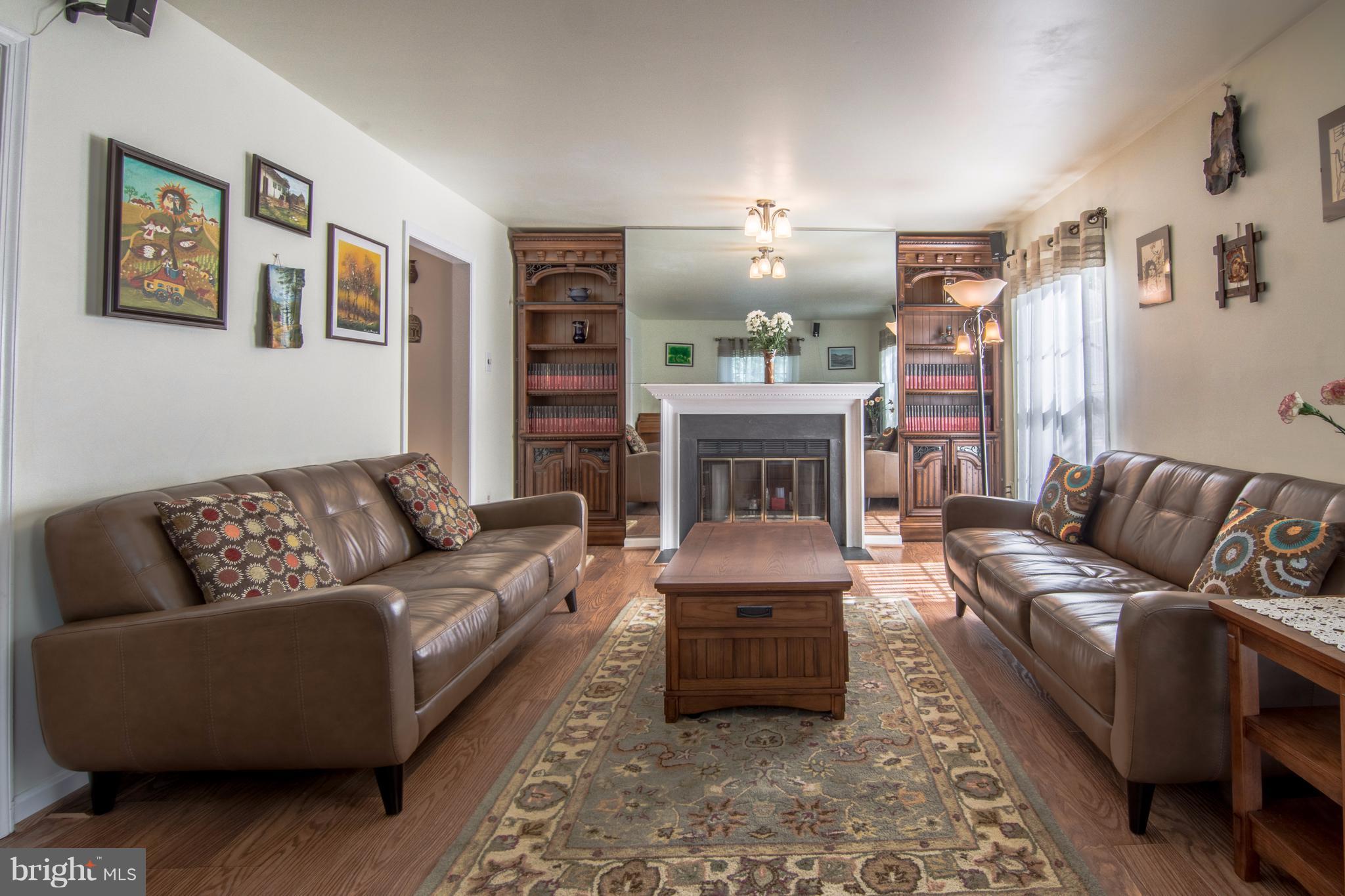 2 The Strand Sparks, MD 21152 - Photo 5 of 20 Living Room