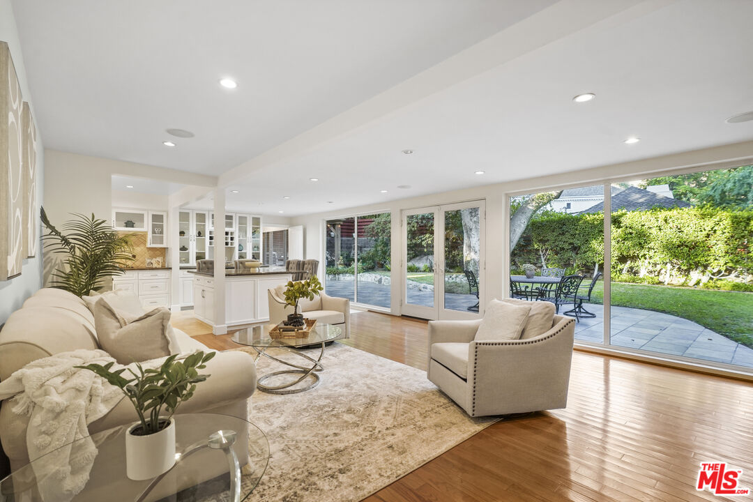 2452 North Altadena Drive Altadena, CA 91001 - Photo 12 of 32