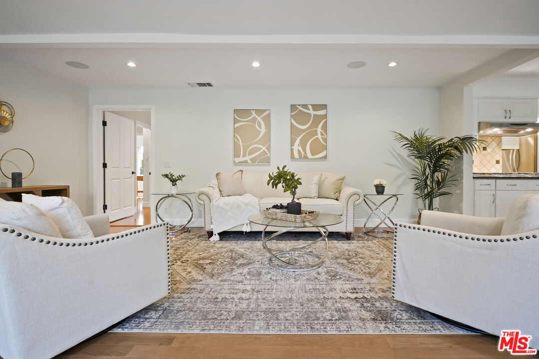 2452 North Altadena Drive Altadena, CA 91001 - Photo 13 of 32