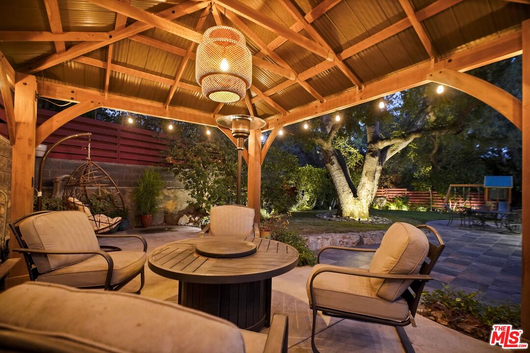 2452 North Altadena Drive Altadena, CA 91001 - Photo 31 of 32