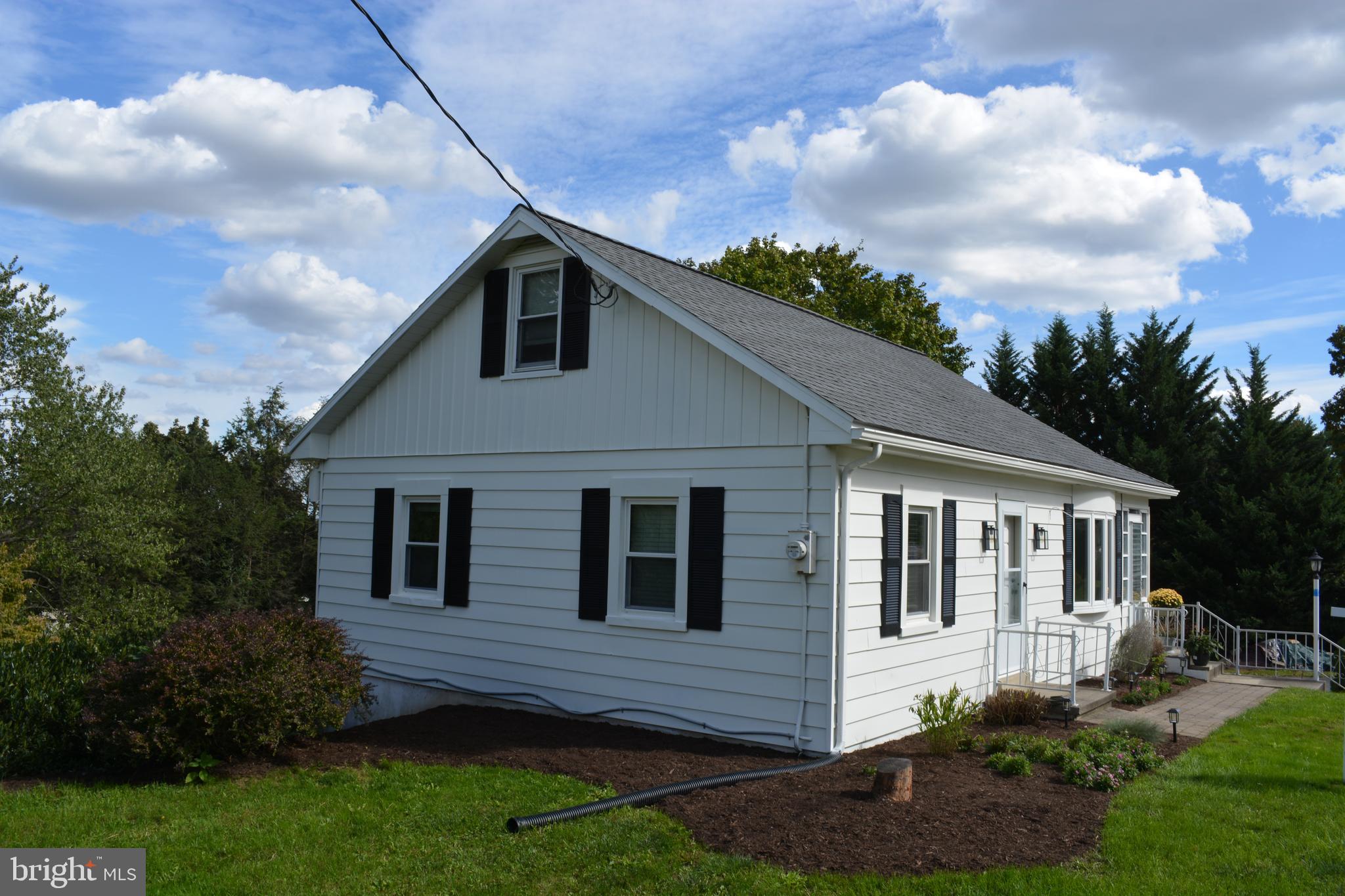 28 Hossler Road Manheim, PA 17545 - Photo 27 of 33 Side View