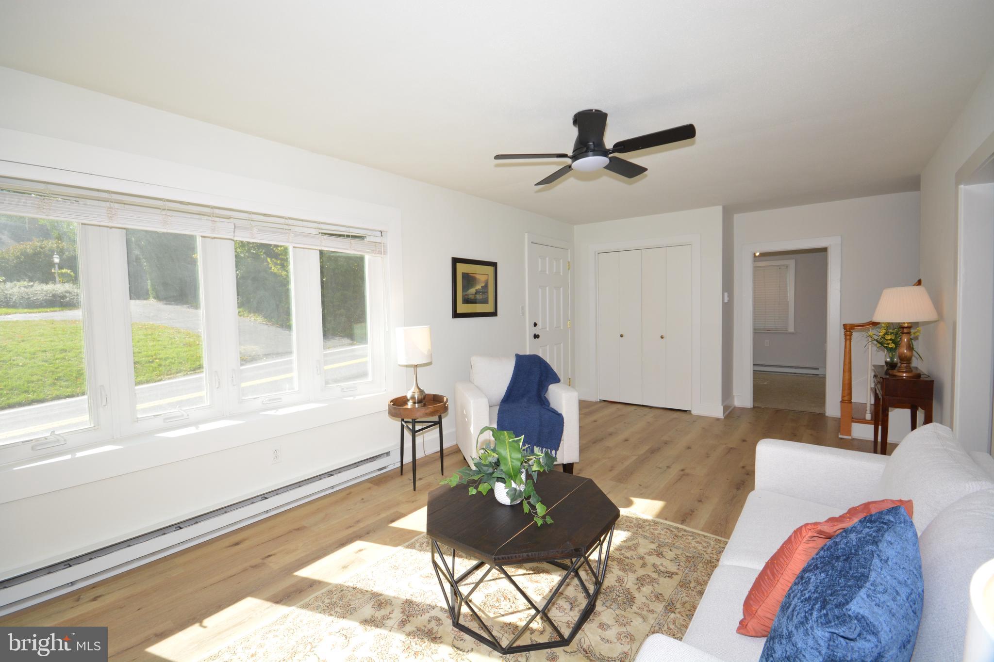 28 Hossler Road Manheim, PA 17545 - Photo 9 of 33 Living Room