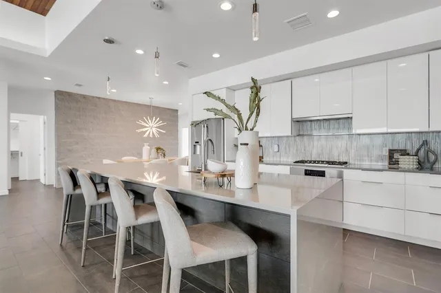 $3,299,999 | 905 Bay Point Drive, Madeira Beach, FL 33708