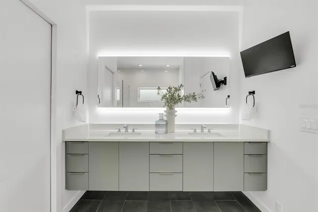 $3,299,999 | 905 Bay Point Drive, Madeira Beach, FL 33708