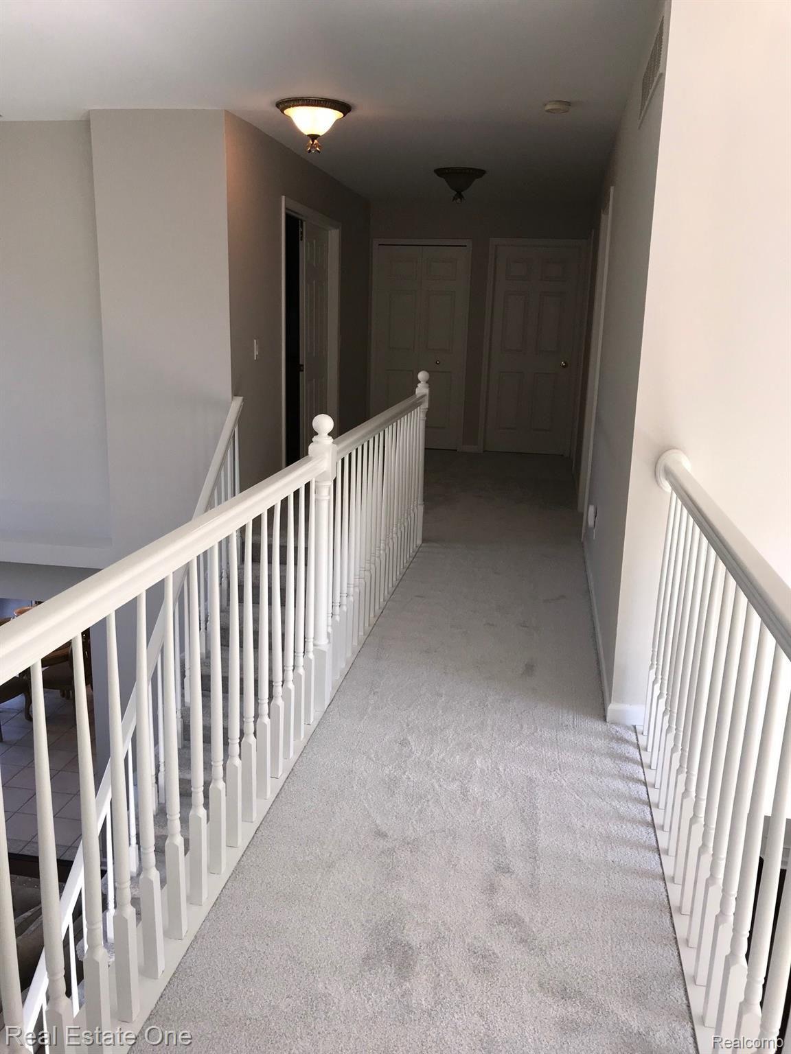 2518 Dover Rochester, MI 48309 - Photo 27 of 29 upstairs hallway.jpg