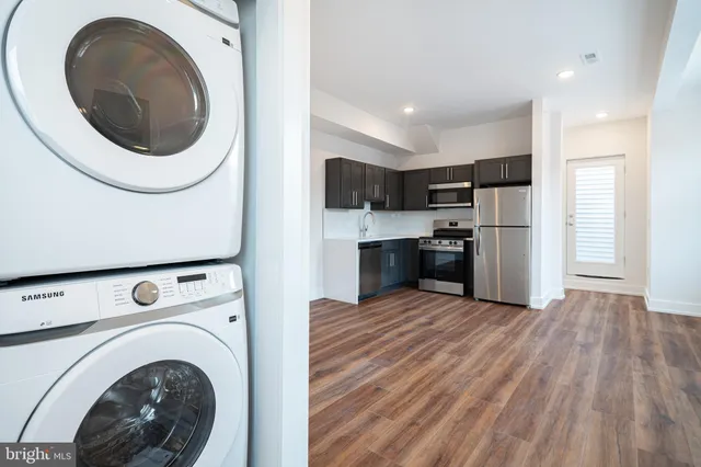 $1,275 | 212 Manheim Street, Unit 3, Philadelphia, PA 19144