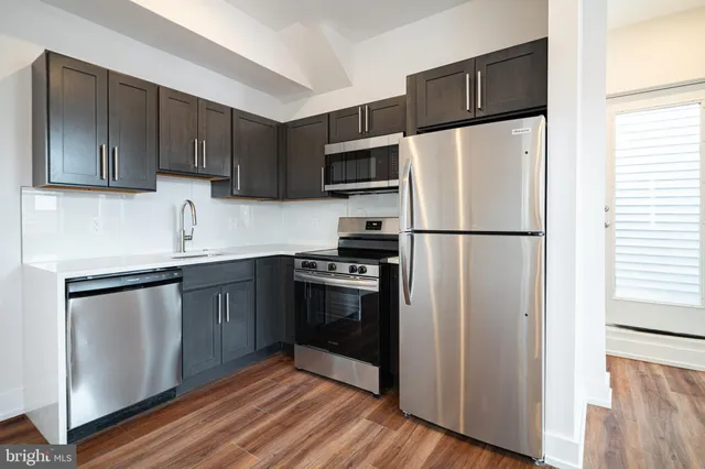$1,275 | 212 Manheim Street, Unit 3, Philadelphia, PA 19144