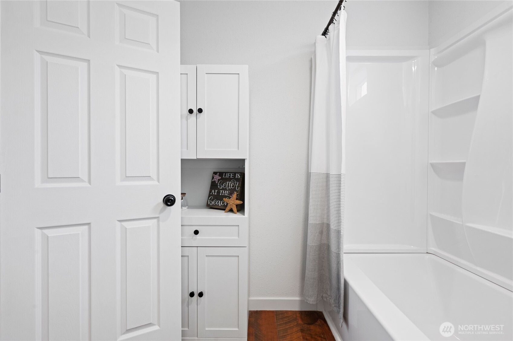 26502 Ridge Avenue Ocean Park, WA 98640 - Photo 11 of 30 a bathroom with a bathtub and shower