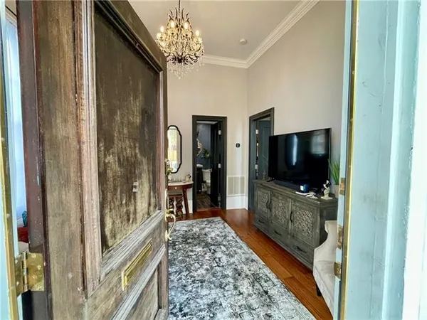 $250,000 | 1027 Washington Avenue, Unit A, New Orleans, LA 70130
