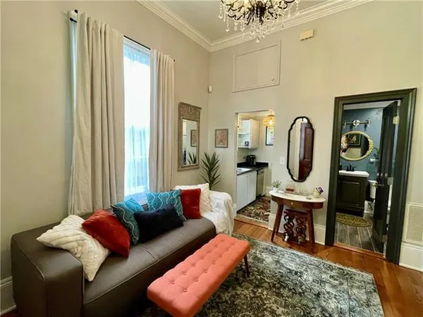 $250,000 | 1027 Washington Avenue, Unit A, New Orleans, LA 70130
