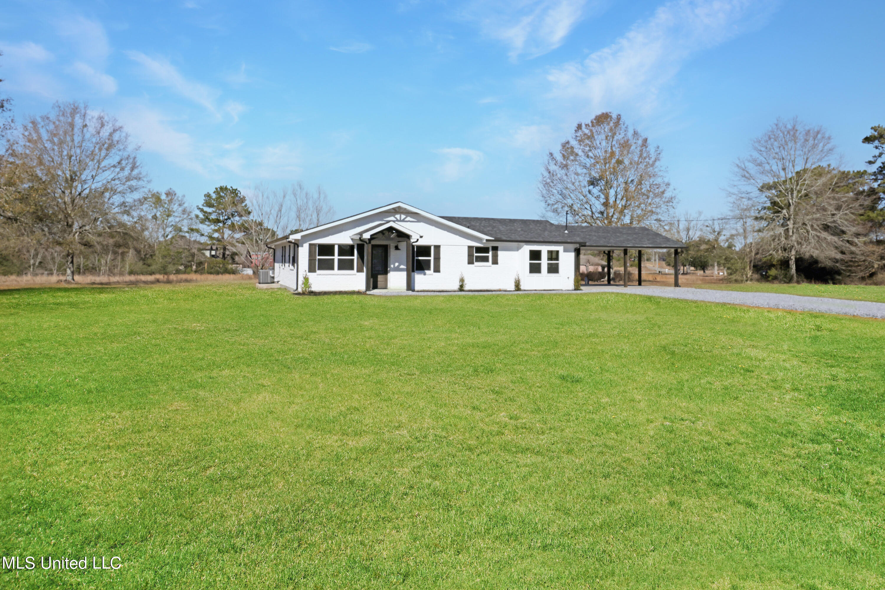 117 Lumpkin Road Carriere, MS 39426 - Photo 2 of 20 front of house