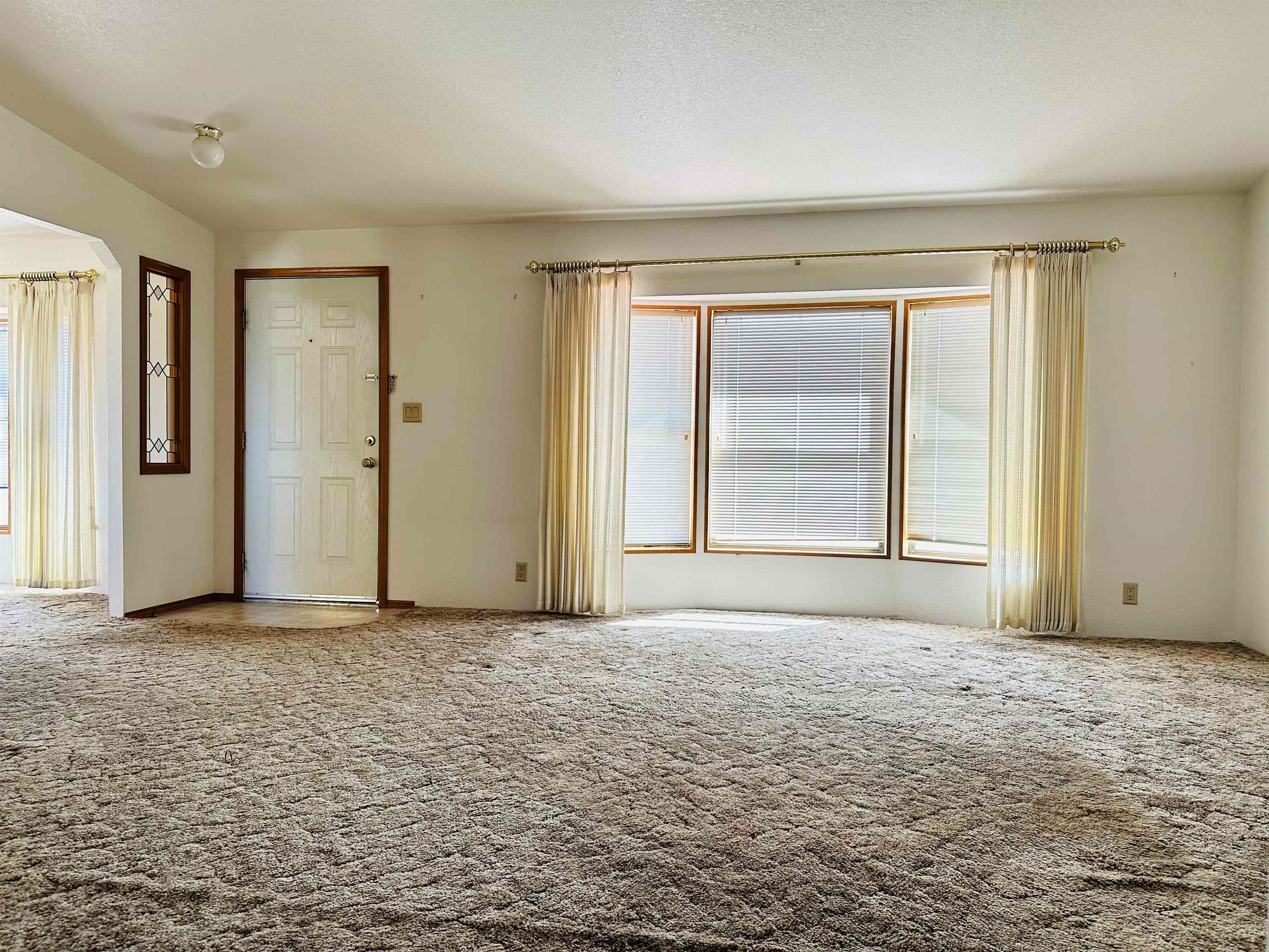 631 Holcomb Road Montague, CA 96064 - Photo 10 of 20 Gallery Image 10