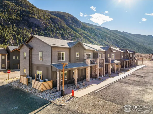 $425,000 | 2121 Hummingbird Way, Unit 3201, Georgetown, CO 80444