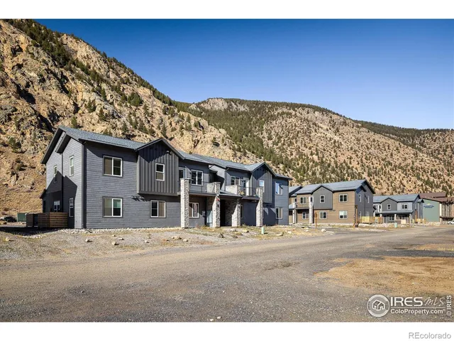 $425,000 | 2121 Hummingbird Way, Unit 3201, Georgetown, CO 80444