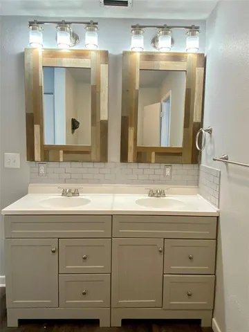 $255,000 | 2004 Blue Bird Circle, Bonham, TX 75418