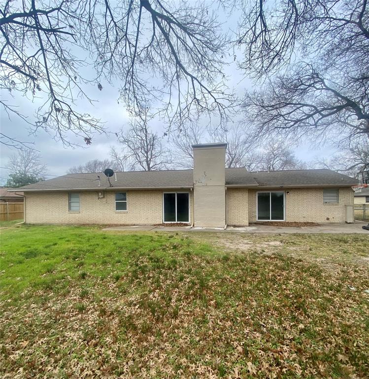 2004 Blue Bird Circle Bonham, TX 75418 - Photo 28 of 31 East elevation