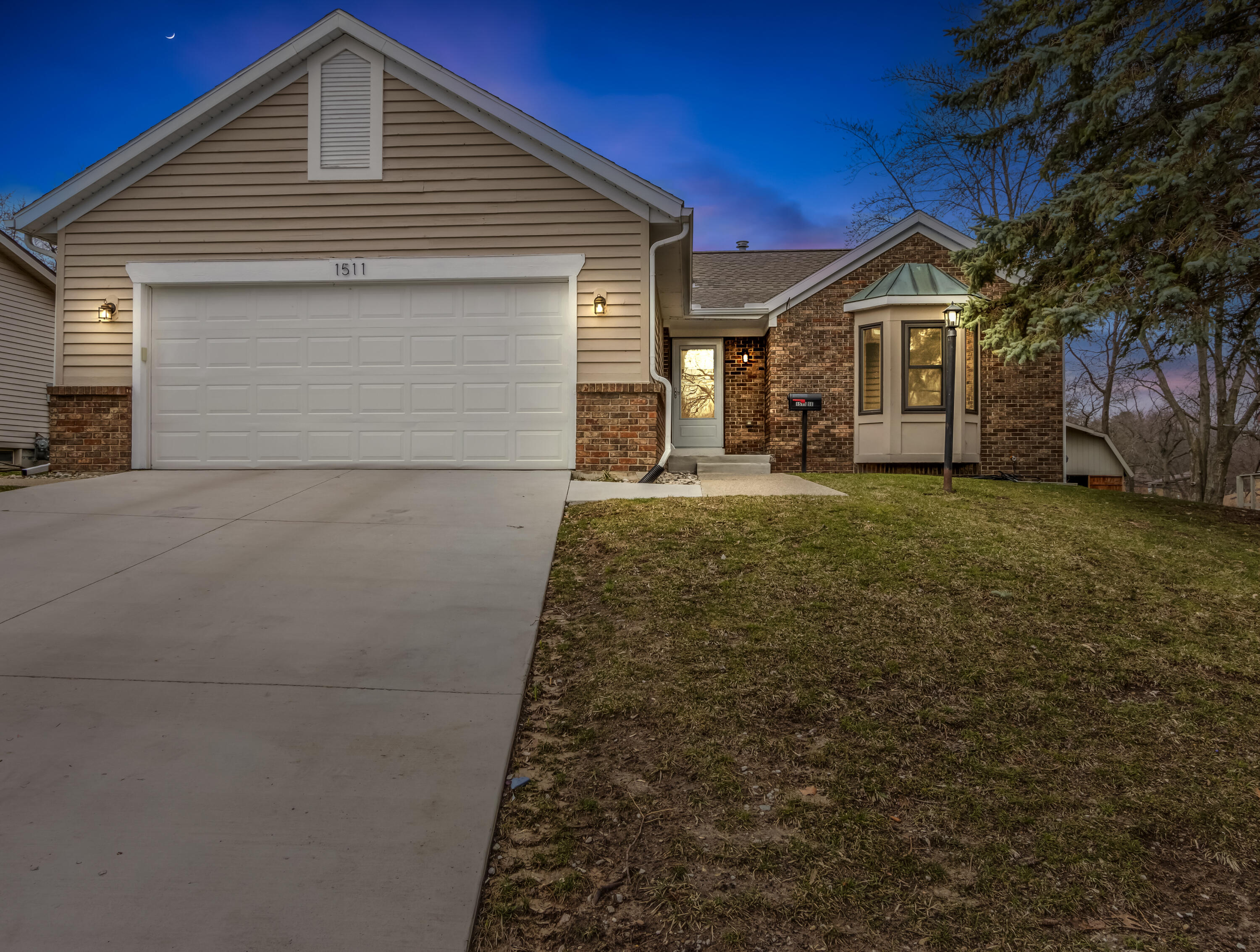 1511 Lenox Road Southeast Grand Rapids, MI 49506 - Photo 1 of 35 _L8A0482-HDR