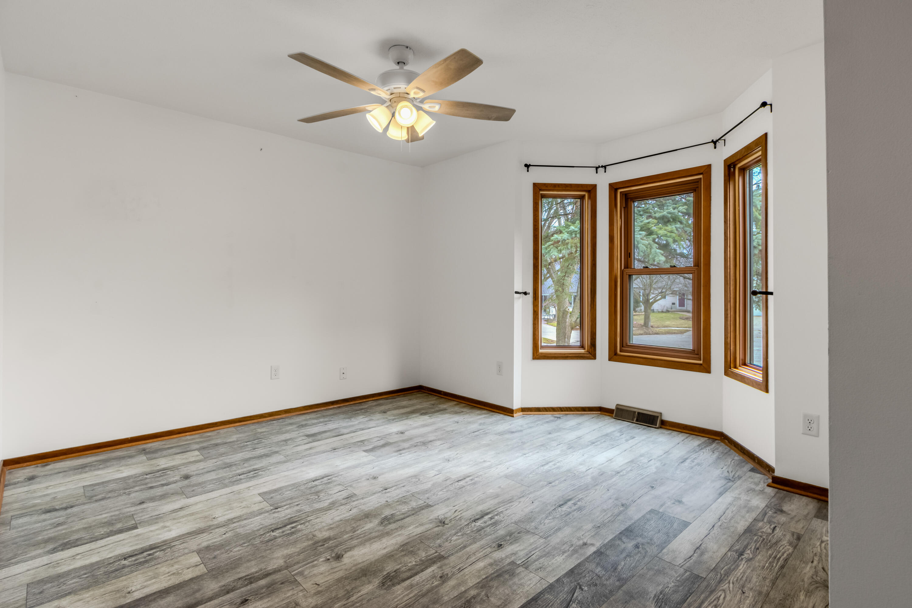 1511 Lenox Road Southeast Grand Rapids, MI 49506 - Photo 6 of 35 _L8A0434-HDR