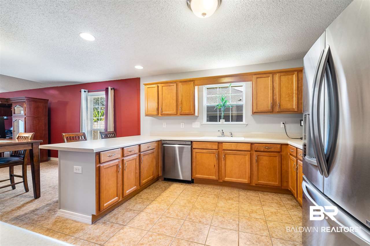 507 Meadow Lane Foley, AL 36535 - Photo 5 of 19 Kitchen