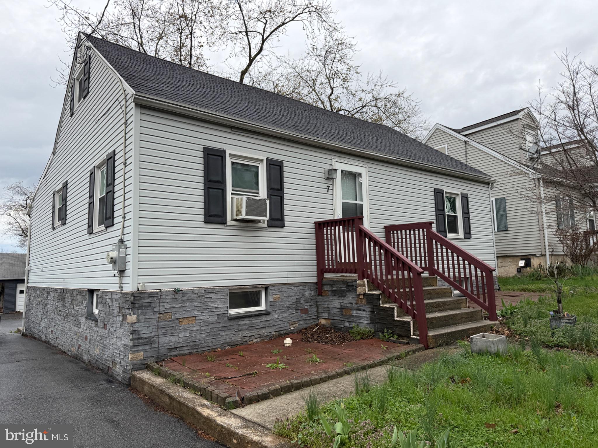 7 Rutherford Road Harrisburg, PA 17109 - Photo 1 of 20 Charming home with inviting entrance.