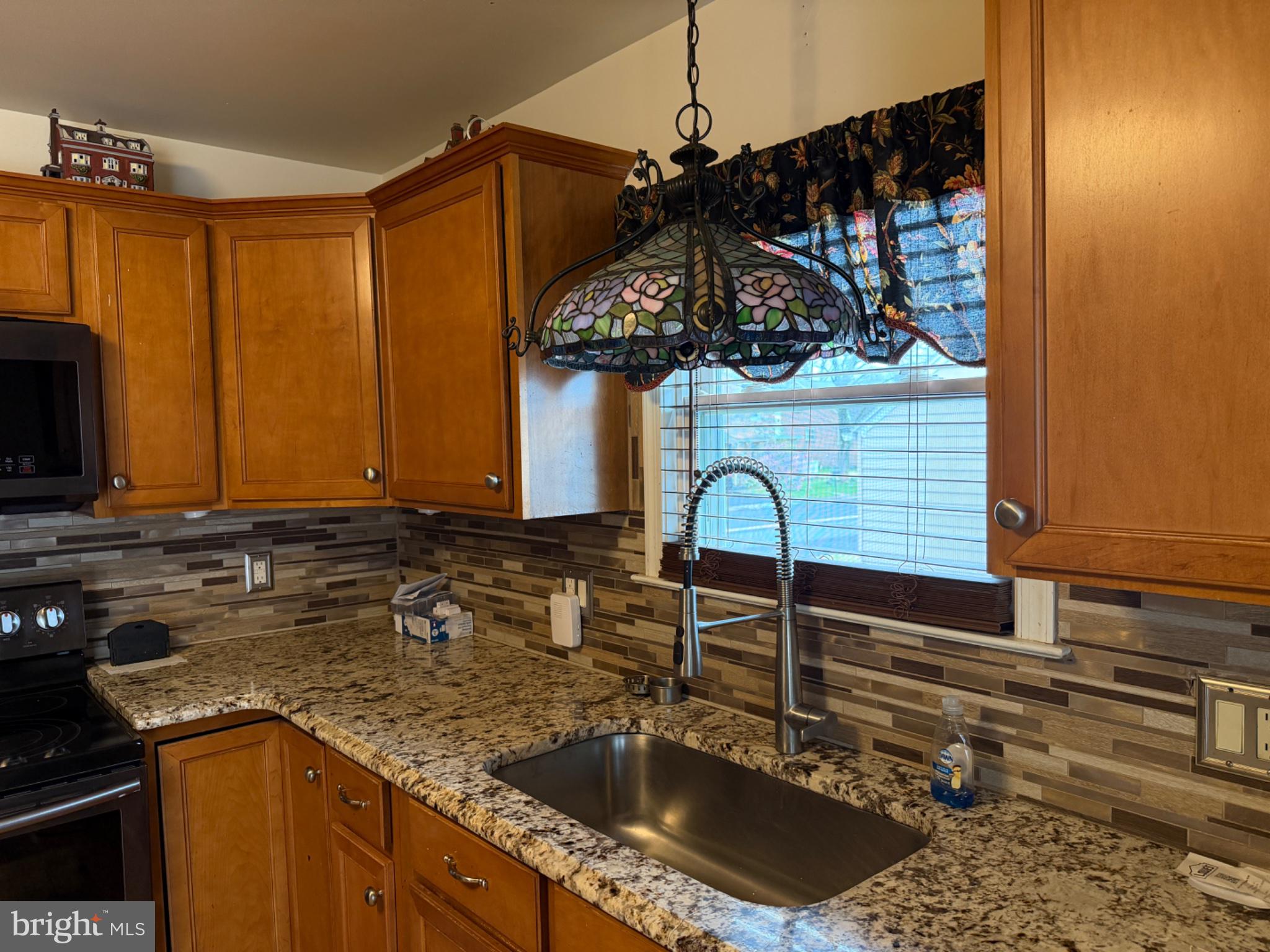 7 Rutherford Road Harrisburg, PA 17109 - Photo 8 of 20 Charming kitchen with elegant details.