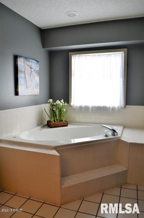 41 Country Club Road Mount Vernon, IL 62864 - Photo 18 of 30 Gallery Image 18