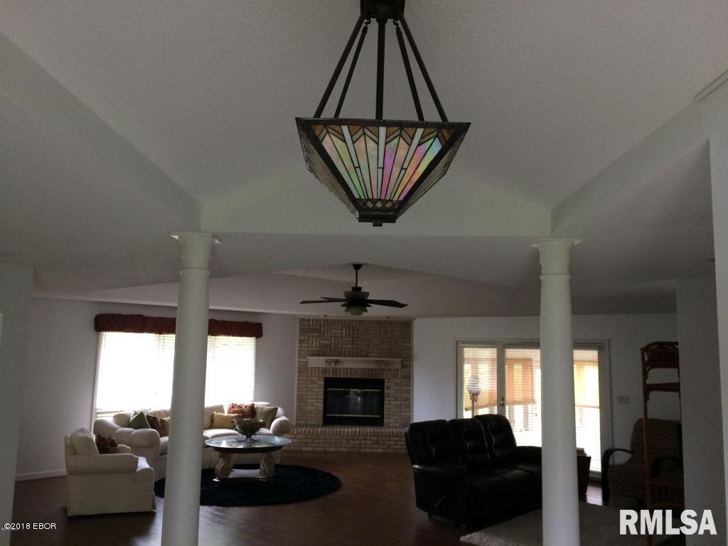 41 Country Club Road Mount Vernon, IL 62864 - Photo 4 of 30 Gallery Image 4