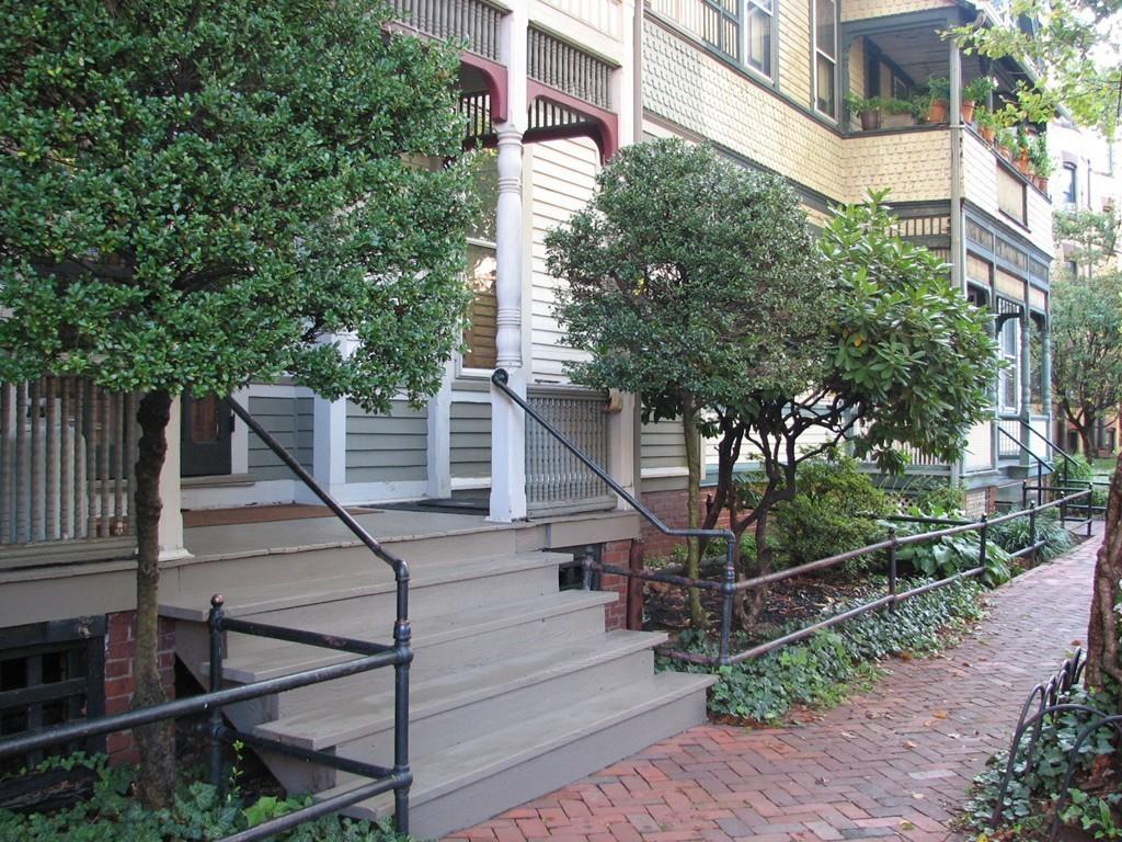 99 Elliot Street Springfield, MA 01105 - Photo 2 of 41