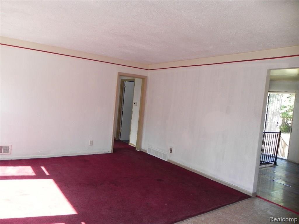 410 Longfellow Inkster, MI 48141 - Photo 10 of 23 DSCN8249.JPG