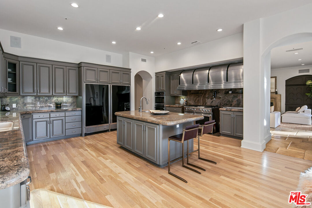 3315 Clerendon Road Beverly Hills, CA 90210 - Photo 12 of 32